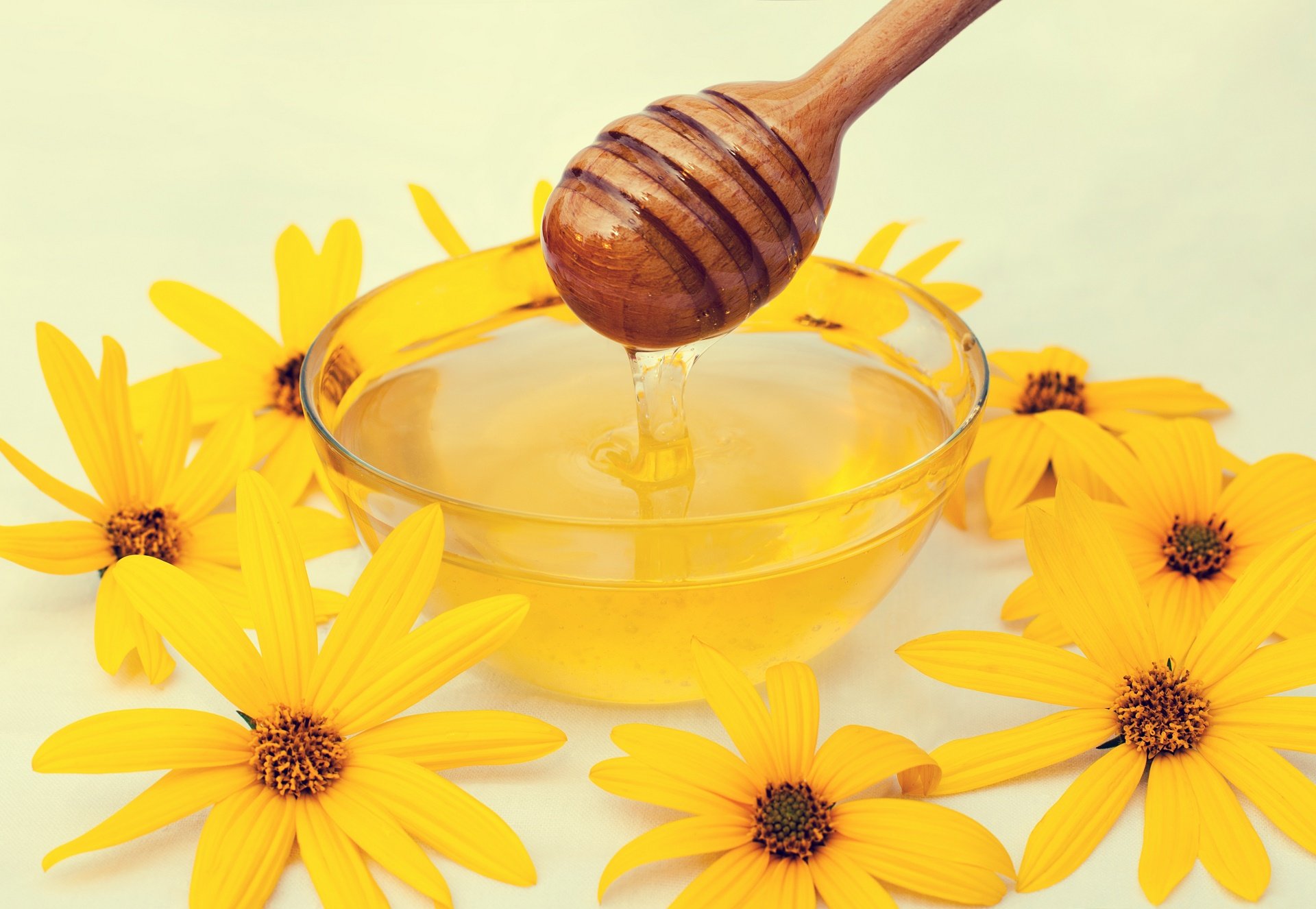 is-honey-better-for-your-blood-glucose-levels-than-sugar-the-wellthy